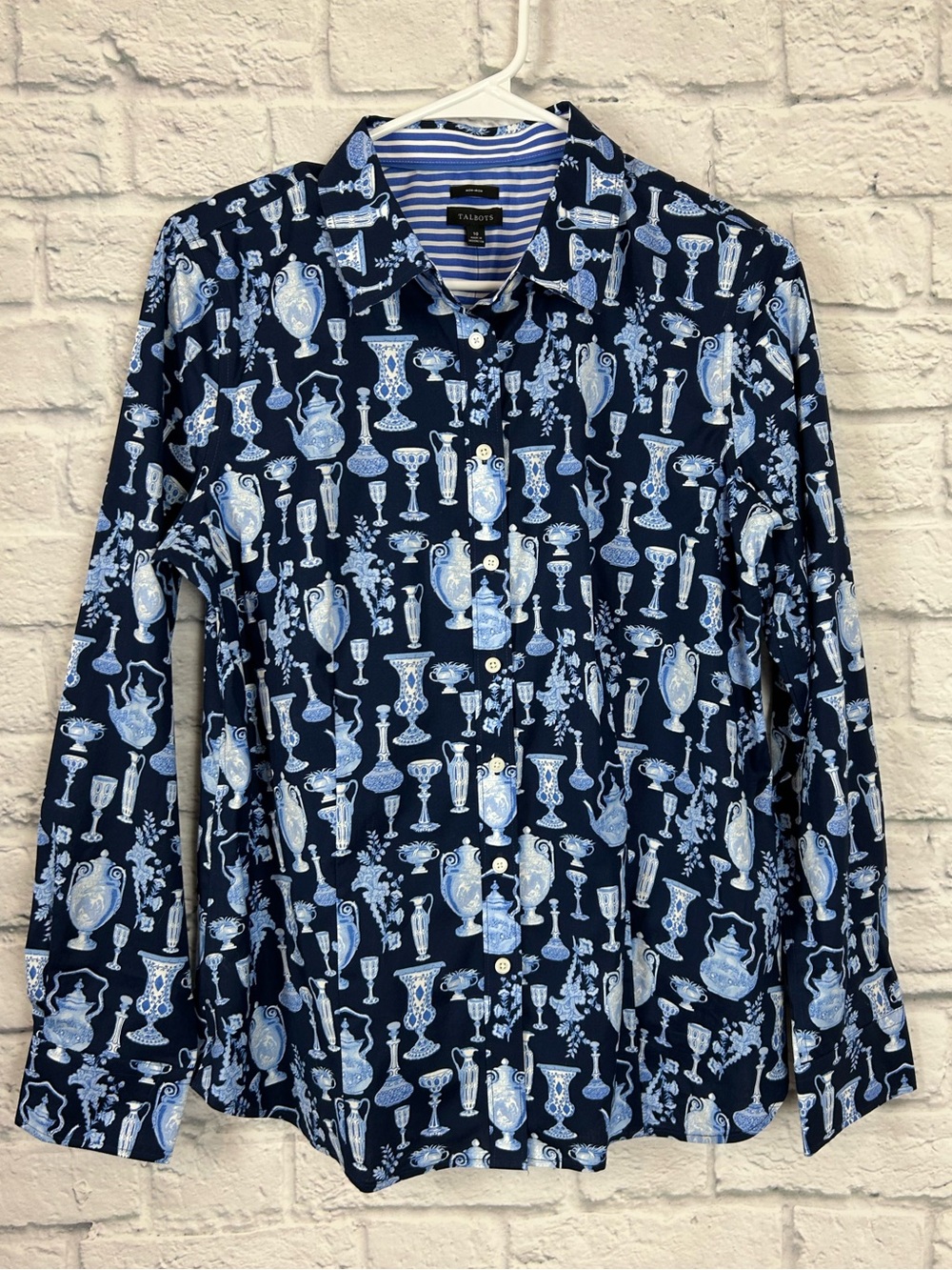 Talbots Non Iron Blue Chinoiserie Vase Print Button Down Shirt Size 10 NWT